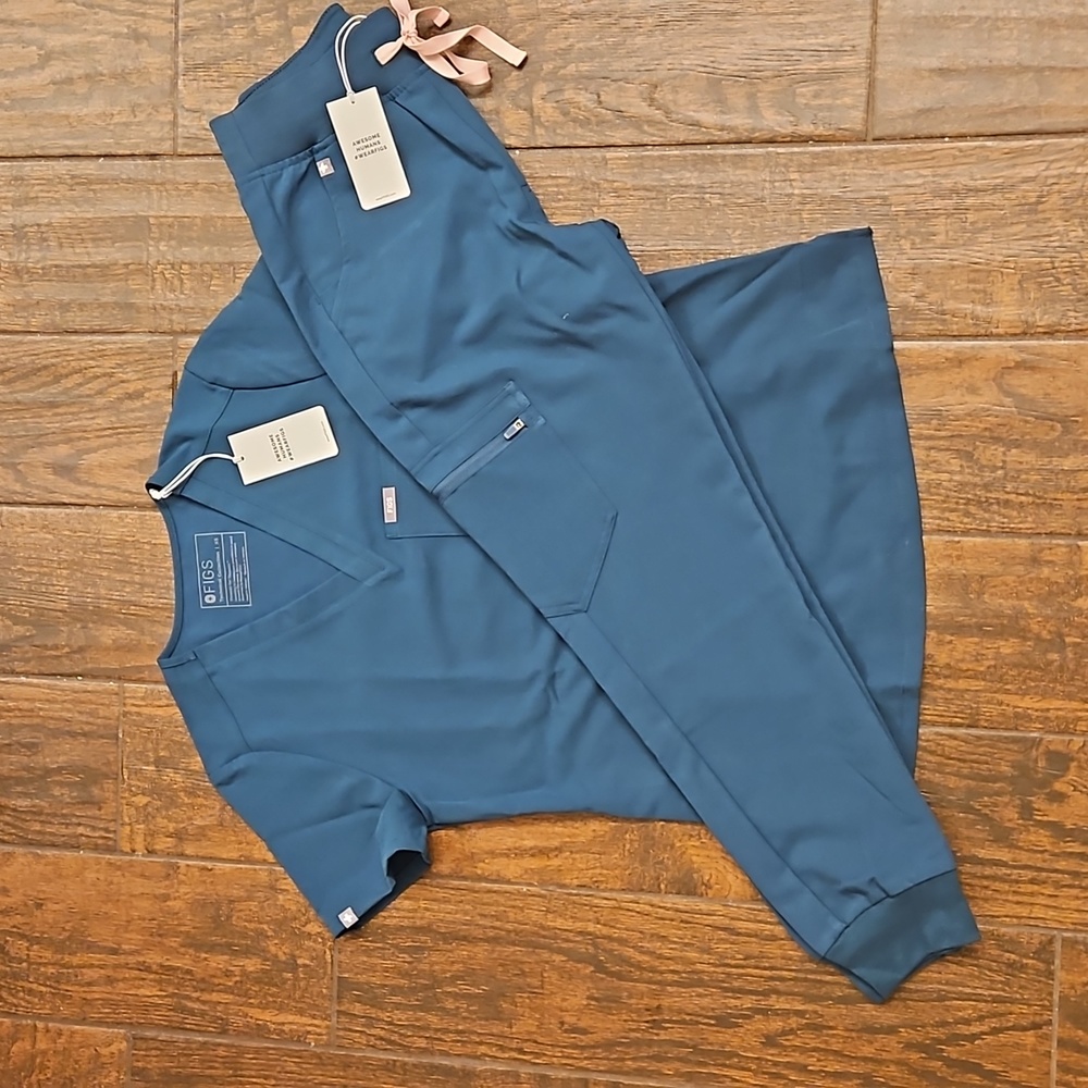 FIGS Women's Scrub Set Carribean Blue XS Catarina top & XSP high waisted Zamora